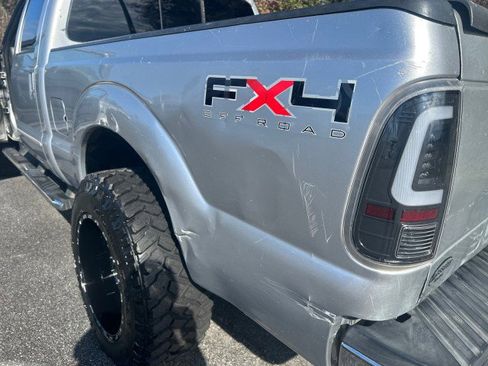 Used 2011 Ford F250 Lariat w/ FX4 Off Road Pkg image 19