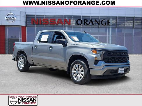 Used 2023 Chevrolet Silverado 1500 Custom AWD/4WD image 1