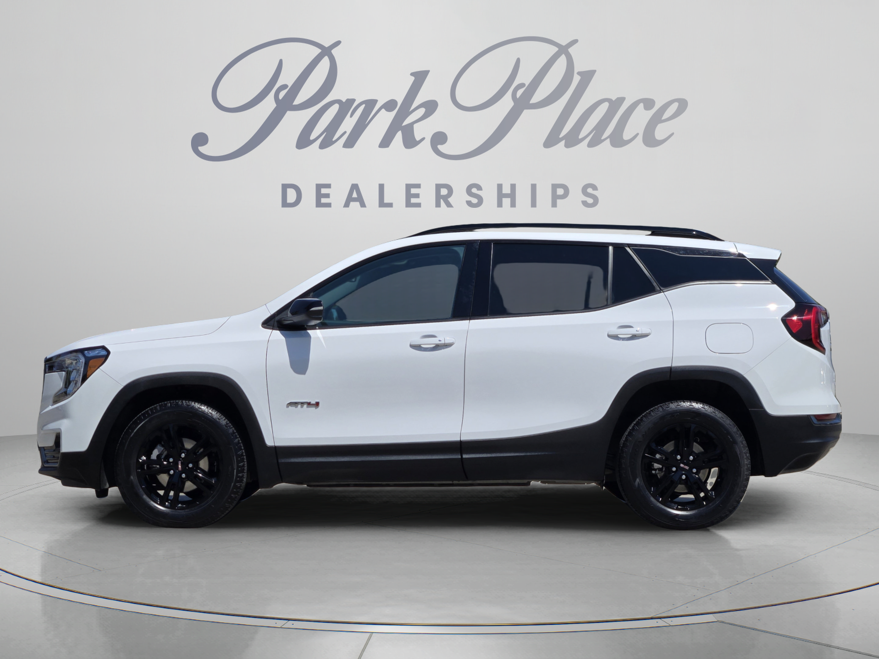 Used 2023 GMC Terrain AT4 AWD/4WD image 2