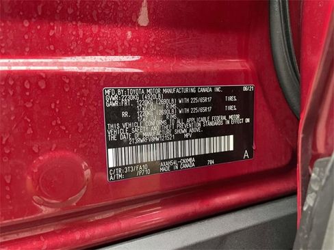 Used 2021 Toyota RAV4 XLE w/ XLE Grade Weather Package image 31