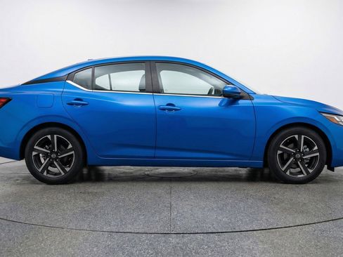 Used 2025 Nissan Sentra SV image 11