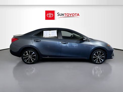 Used 2018 Toyota Corolla SE image 2