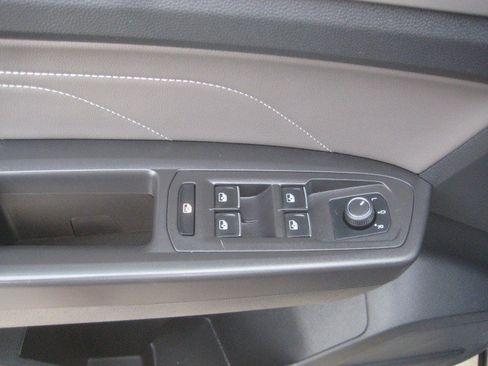 Used 2022 Volkswagen Atlas SE AWD/4WD image 16