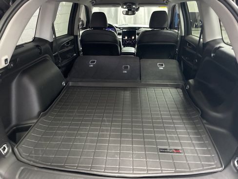 Used 2023 Jeep Grand Cherokee Limited w/ Black Appearance Package image 18