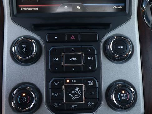 Used 2014 Ford F350 Lariat image 33