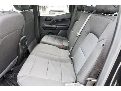 Used 2025 Chevrolet Colorado W/T RWD image 12