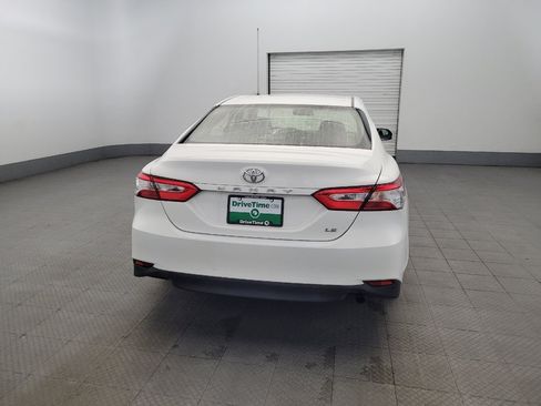 Used 2018 Toyota Camry LE image 7
