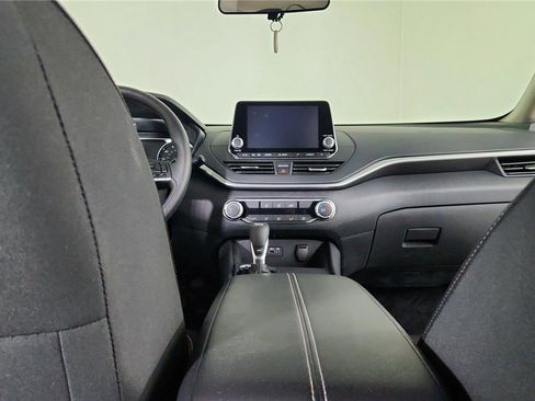 Used 2022 Nissan Altima 2.5 SV image 19