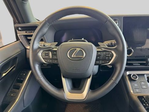 Used 2025 Lexus GX 550 w/ Accessory Package (2T) AWD/4WD image 20