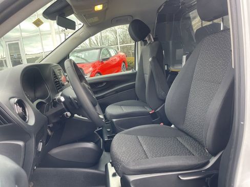 Used 2022 Mercedes-Benz Metris image 10