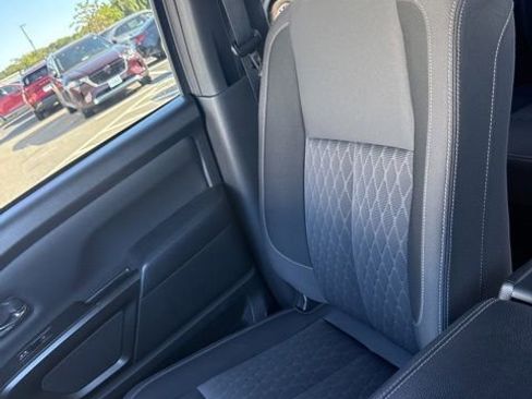 Used 2023 Nissan Titan SV w/ SV Convenience Package AWD/4WD image 3
