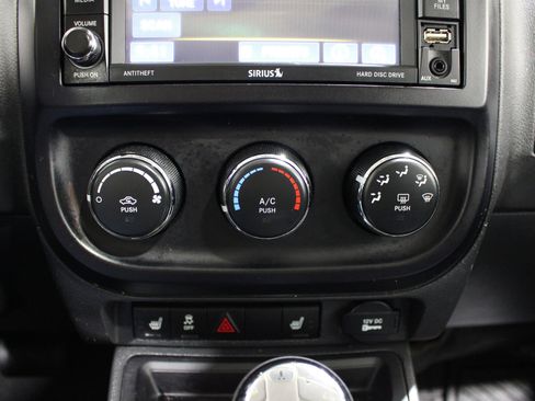Used 2014 Jeep Patriot Latitude w/ Sun/Sound Group FWD image 13
