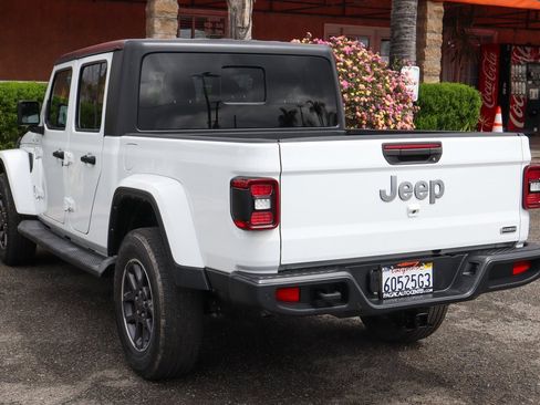 Used 2021 Jeep Gladiator Overland w/ LED Lighting Group image 6