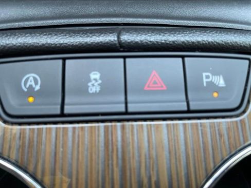 Used 2023 GMC Acadia SLE w/ Driver Convenience Package FWD image 25