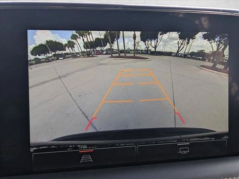 Used 2024 GMC Yukon SLT image 13