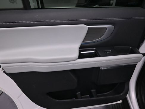 Certified 2025 Ford Expedition Max Platinum image 25