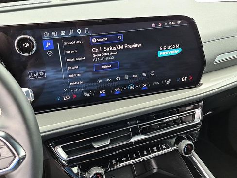 Certified 2026 Chevrolet Traverse LT FWD image 21