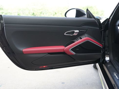 Used 2024 Porsche 718 Cayman RWD image 11