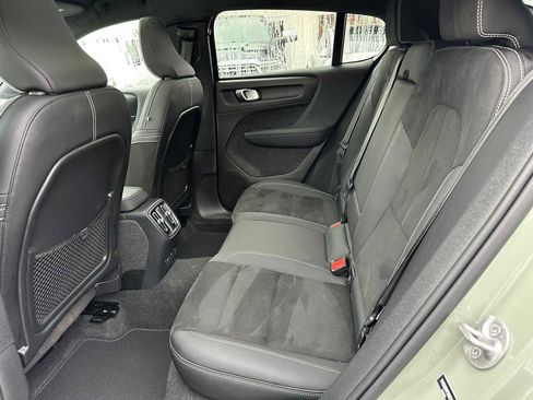 Certified 2023 Volvo C40 P8 Recharge Ultimate image 15