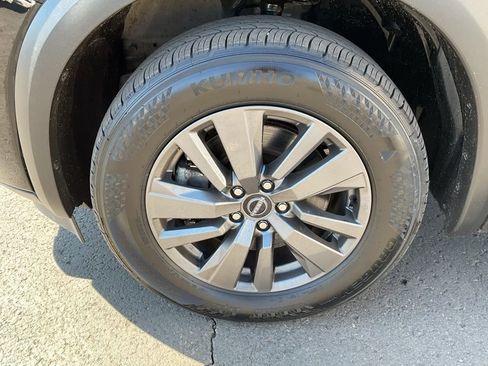 Used 2025 Nissan Pathfinder S image 9