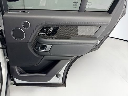 Used 2021 Land Rover Range Rover SV Autobiography Dynamic image 26