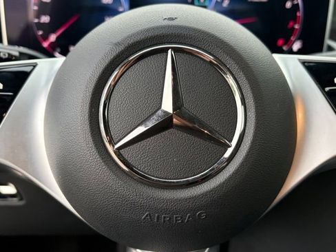 Used 2024 Mercedes-Benz GLC 300 image 6