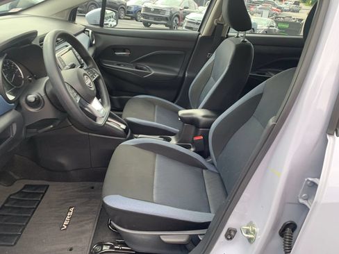 Used 2025 Nissan Versa SV w/ Trunk Package FWD image 17