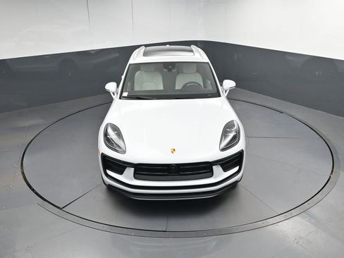New 2026 Porsche Macan AWD/4WD image 38