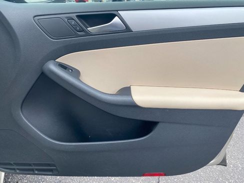 Used 2012 Volkswagen Jetta TDI image 30