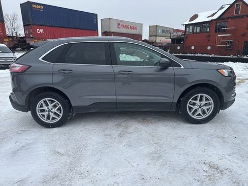 Used 2022 Ford Edge SEL w/ Convenience Package image 6