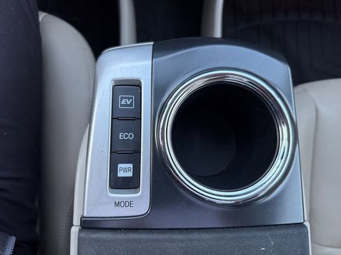 Used 2012 Toyota Prius V Two image 24