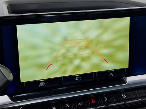 Used 2024 Chevrolet Silverado 1500 LTZ image 33