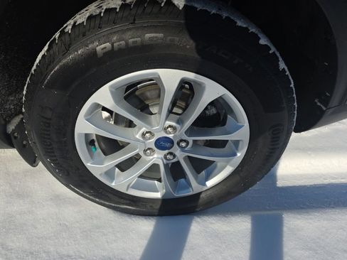 Certified 2022 Ford Escape SE w/ Cold Weather Package image 11