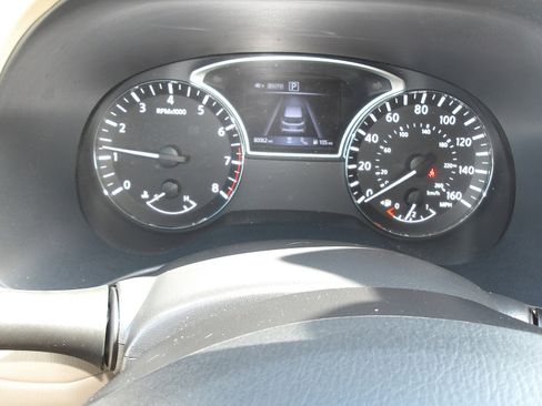 Used 2020 Nissan Pathfinder Platinum w/ Cargo Package image 19