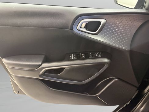 Used 2021 Kia Soul S FWD image 22