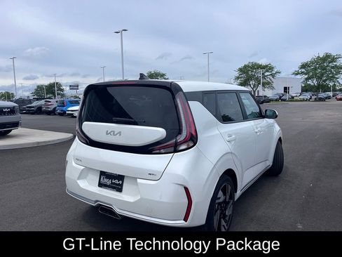 Used 2023 Kia Soul GT-Line w/ GT-Line Technology Package FWD image 3