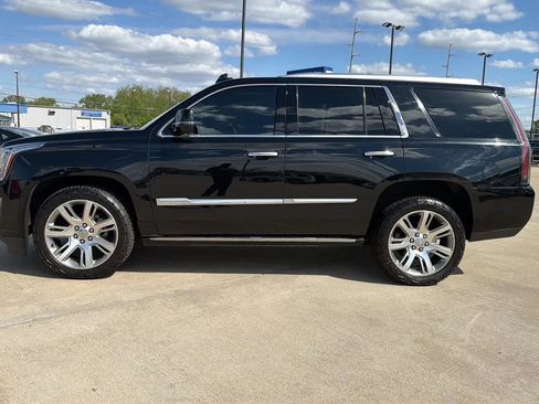 Used 2016 Cadillac Escalade Premium AWD/4WD image 8