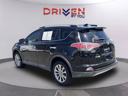 Used 2018 Toyota RAV4 Limited FWD image 5