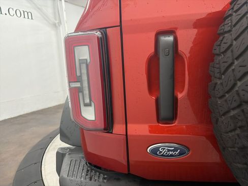 Used 2023 Ford Bronco Badlands AWD/4WD image 12