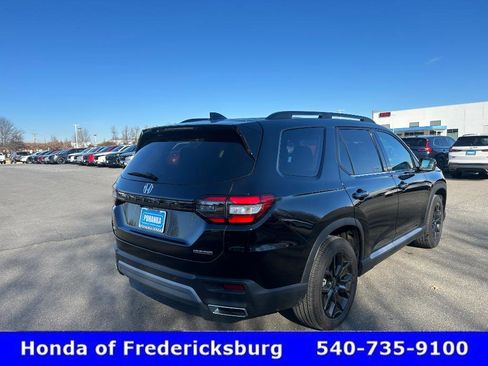 Certified 2025 Honda Pilot Touring image 6