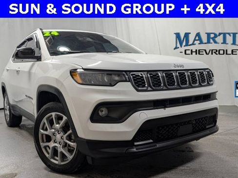 Used 2024 Jeep Compass Latitude w/ Sun and Sound Group image 1