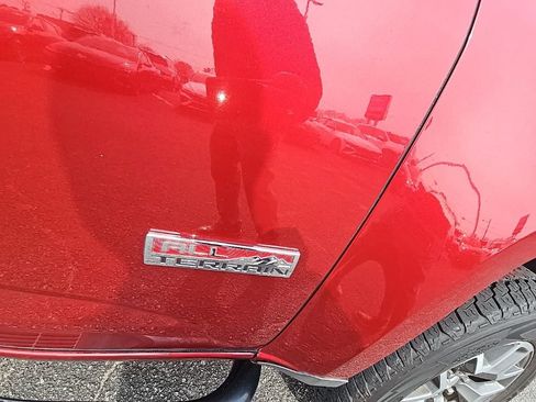 Used 2017 GMC Canyon SLE w/ All Terrain Package image 10