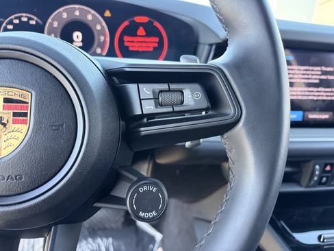 Used 2025 Porsche Cayenne AWD/4WD image 9