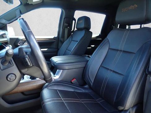 Used 2023 Chevrolet Silverado 1500 High Country w/ Technology Package AWD/4WD image 11