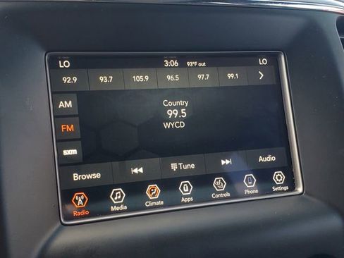 Used 2019 Jeep Grand Cherokee Laredo image 22