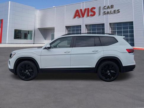 Used 2025 Volkswagen Atlas SE FWD image 10