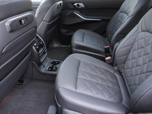 Certified 2025 BMW X7 xDrive40i image 33