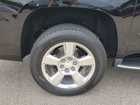 Used 2017 Chevrolet Suburban Premier RWD image 7