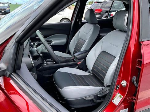 Used 2024 Nissan Kicks SR w/ SR Premium Package FWD image 27