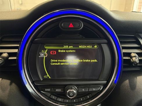 Used 2017 MINI Cooper 4-Door Hardtop image 24